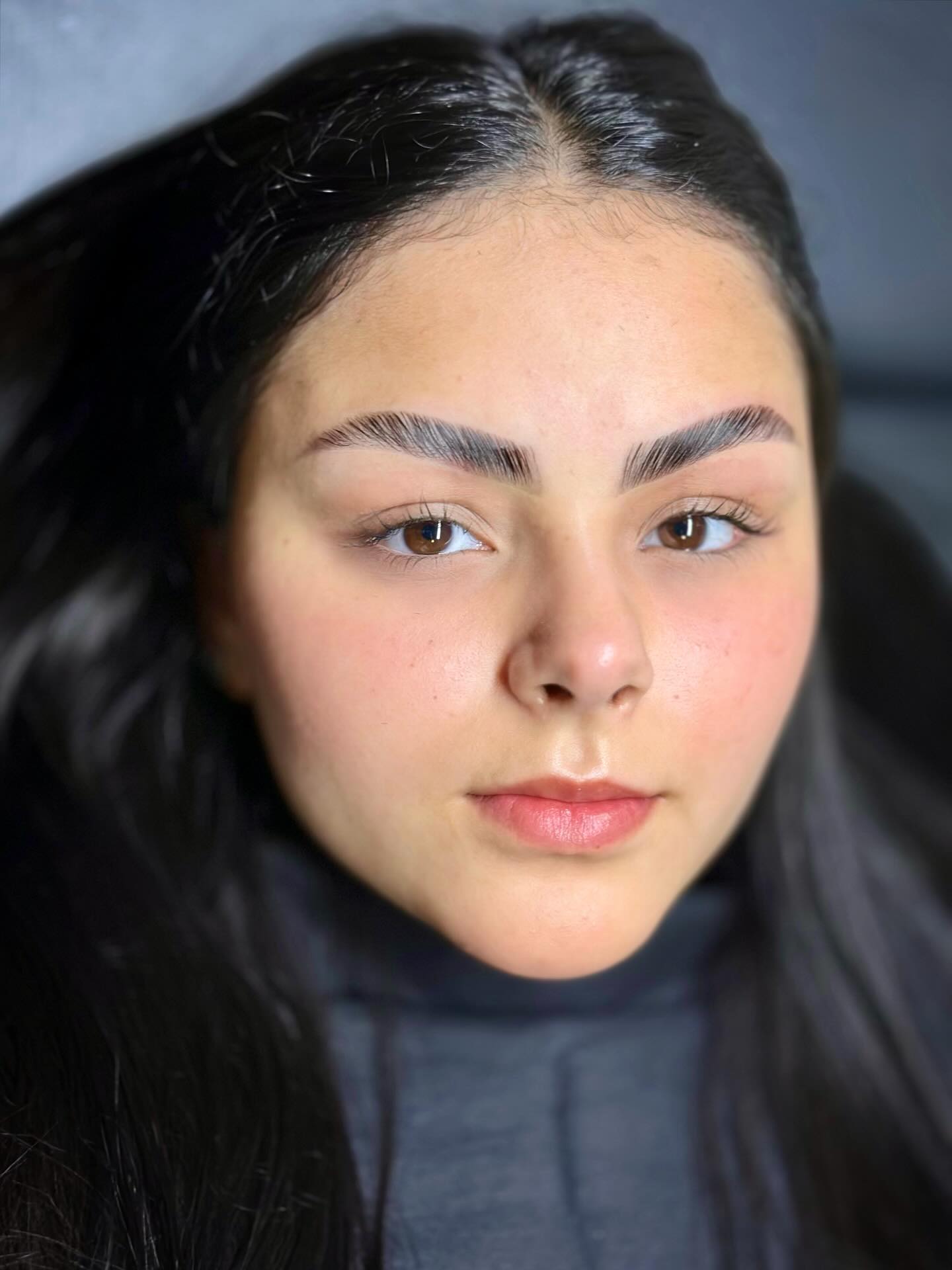 Beleza facial e design de sobrancelhas