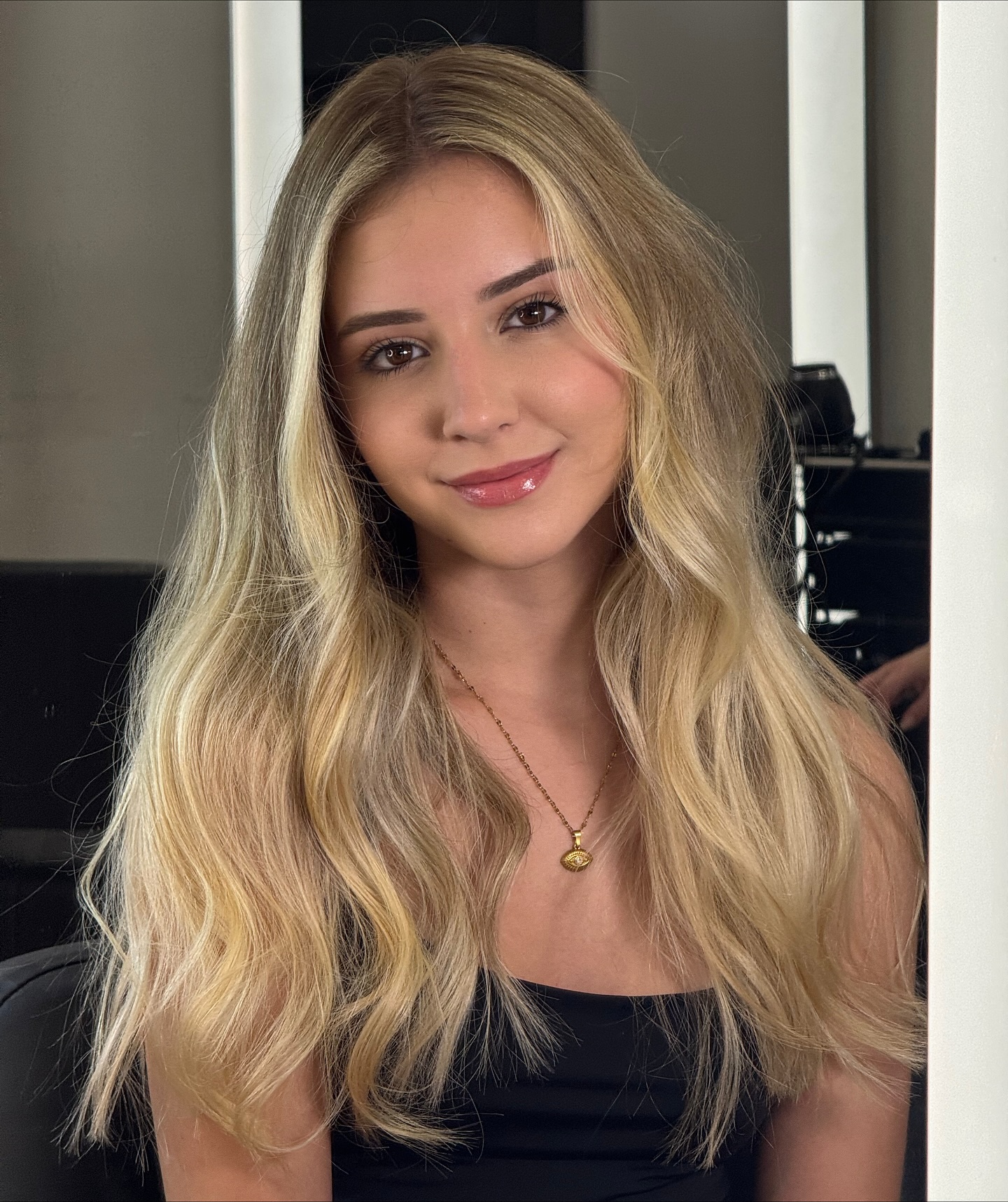 Cabelo loiro com ondas naturais