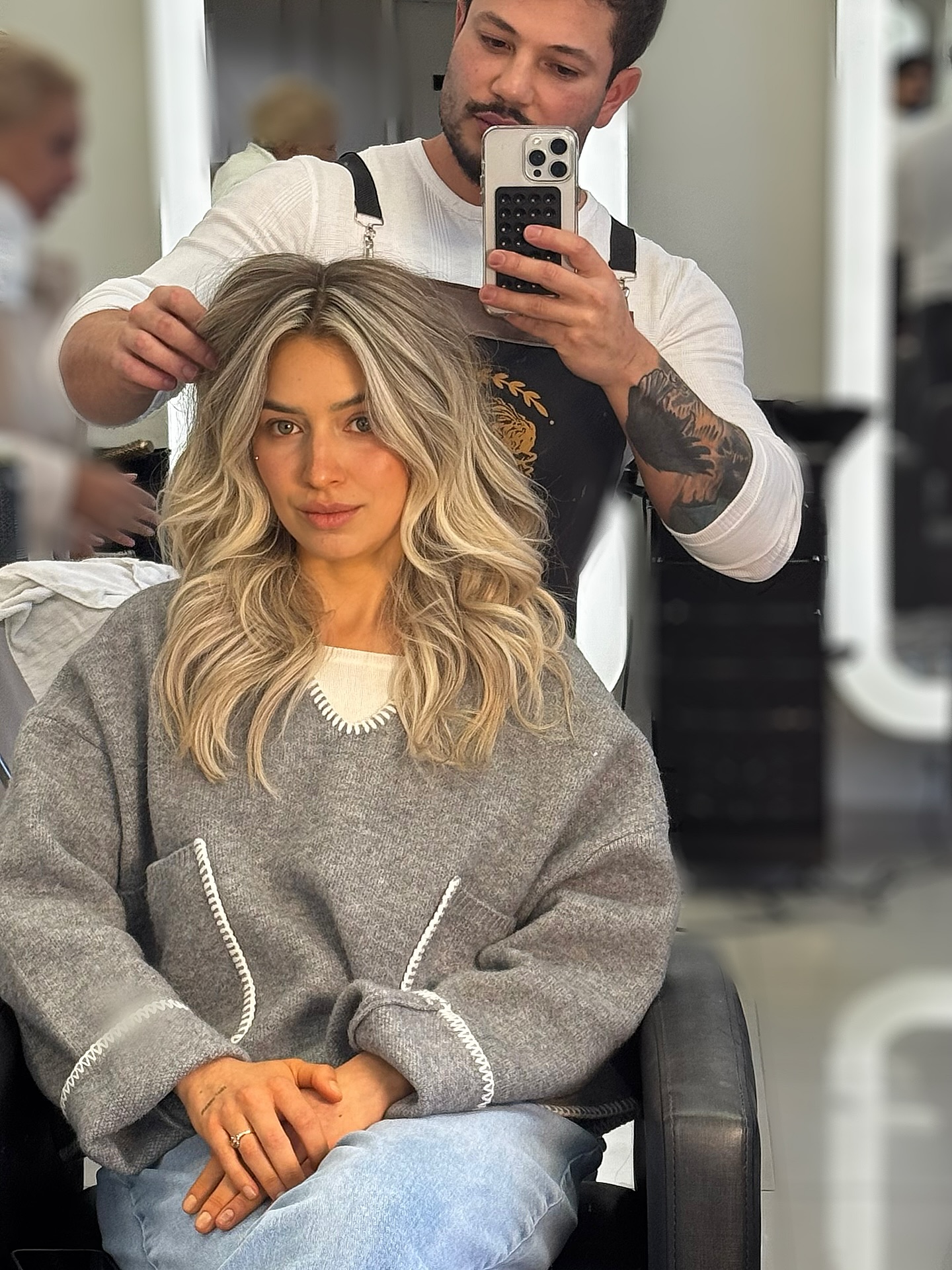 Loiro com ondas e acabamento polido